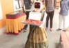 पुदुचेरी में हाई-टेक मतदान: ‘नीला’ रोबोट कर रही मतदाताओं का स्वागत, बना आकर्षण का केंद्र