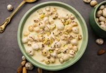 गर्मियों में Makhana खाने का सही तरीका: चाट, रायता और स्मूदी से रखें पेट ठंडा