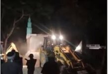 लखनऊ में अवैध निर्माण पर कार्रवाई, हाई कोर्ट के आदेश के बाद मस्जिद हटाई गई