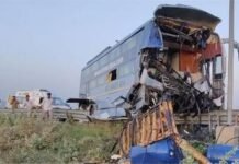 अलवर में भीषण हादसा: दिल्ली–मुंबई एक्सप्रेसवे पर बस-ट्रक टक्कर, 3 की मौ*त