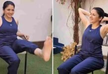 Fitness Tip: Bhagyashree ने बताया 15 सेकंड का आसान तरीका, स्लिप डिस्क में मिल सकता है राहत