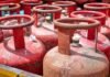 मई की शुरुआत में महंगाई का झटका: कमर्शियल LPG सिलेंडर 993 रुपये महंगा, 5 किलो सिलेंडर भी हुआ महंगा