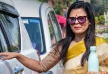 Mahua Moitra के सामने फ्लाइट में लगे TMC विरोधी नारे, Akhilesh Yadav बोले- ‘महिलाओं के लिए अब हवाई सफर भी असुरक्षित’