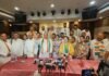 पंचकूला कोर्ट में जश्न: बंगाल में BJP सरकार की खबर पर वकीलों ने बांटे लड्डू