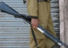 Hamirpur कोर्ट परिसर में लोडेड राइफल लेकर घुसा पूर्व सैनिक, पुलिस ने हिरासत में लिया