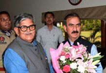 मुख्यमंत्री ने पंजाब के राज्यपाल के समक्ष हिमाचल प्रदेश से जुड़े महत्त्वपूर्ण मुद्दे उठाए