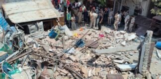 दिल्ली के मुकुंदपुर में सिलेंडर विस्फोट से इमारत ध्वस्त, 11 घायल; अवैध गैस रिफिलिंग की आशंका