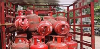 महंगाई का डबल झटका: कमर्शियल LPG सिलेंडर महंगा, पेट्रोल-डीजल और ATF पर एक्सपोर्ट ड्यूटी में कटौती