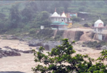 किन्नौर में बारिश का कहर: एनएच-5 पर दो जगह भूस्खलन, चट्टानें गिरने से यातायात प्रभावित