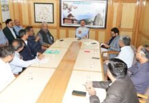 मुख्यमंत्री ने चिकित्सा महाविद्यालयों में शोध को बढ़ावा देने और डायग्नोस्टिक सेवाओं को सुदृढ़ करने के निर्देश दिए स्वास्थ्य सेवाओं में सुधार सरकार की सर्वाेच्च प्राथमिकताः मुख्यमंत्री