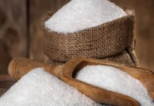 Sugar Price Hike: चीनी के दामों ने बढ़ाई मिठास की कीमत, कई शहरों में ₹70 के करीब पहुंचा भाव; जानें क्यों महंगी हुई चीनी