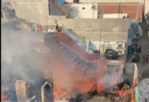 ग्रेटर नोएडा की चिप निर्माण कंपनी में भीषण आग, दीवार-बीम गिरने से दो फायरकर्मियों की मौ-त; तीन घायल