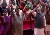 संसद भवन में ‘मंगल मिलन’ कार्यक्रम, PM मोदी और अमित शाह ने लहराया तिरंगा