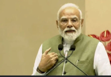 PM मोदी ने रामनाथ कोविंद की आत्मकथा का किया विमोचन, बोले- देश को कोविंद जी जैसे युवाओं की जरूरत