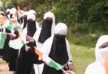 J&K के उधमपुर में तिरंगा रैली, छात्राओं ने दिखाया देशभक्ति का जज्बा