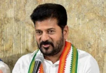 रेवंत रेड्डी ने की ओवैसी भाइयों की देशभक्ति की तारीफ, बोले- देश की रक्षा में कभी पीछे नहीं हटेंगे