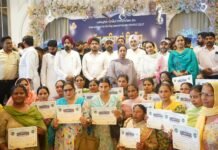 आँगनवाड़ी कार्यकर्ता ‘नशा मुक्ति मित्र’ के रूप में पंजाब के ‘युद्ध नशेआं विरुद्ध’ अभियान से जुड़ी