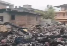लखीमपुर में दो गोदामों में भीषण आग, जूट और तिरपाल समेत सामान जलकर खाक; वीडियो आया सामने