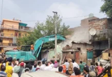 चंडीगढ़ के रामदरबार में अतिक्रमण पर कार्रवाई, कच्ची कॉलोनी में चला बुलडोजर