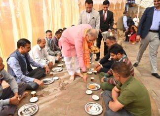 राज्यपाल ने लोक भवन में शारदीय नवरात्रि के अवसर पर किया हवन, हिमाचल प्रदेश की सुख-समृद्धि एवं खुशहाली की कामना की विकसित भारत की मजबूत नींव के लिए युवाओं में अच्छे संस्कार विकसित करने पर दिया बल
