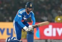 IND vs WI: बाउंड्री समझकर बेफिक्र हुए तिलक वर्मा, पलभर में उड़ गईं गिल्लियां; 28 रन बनाकर हुए रन आउट